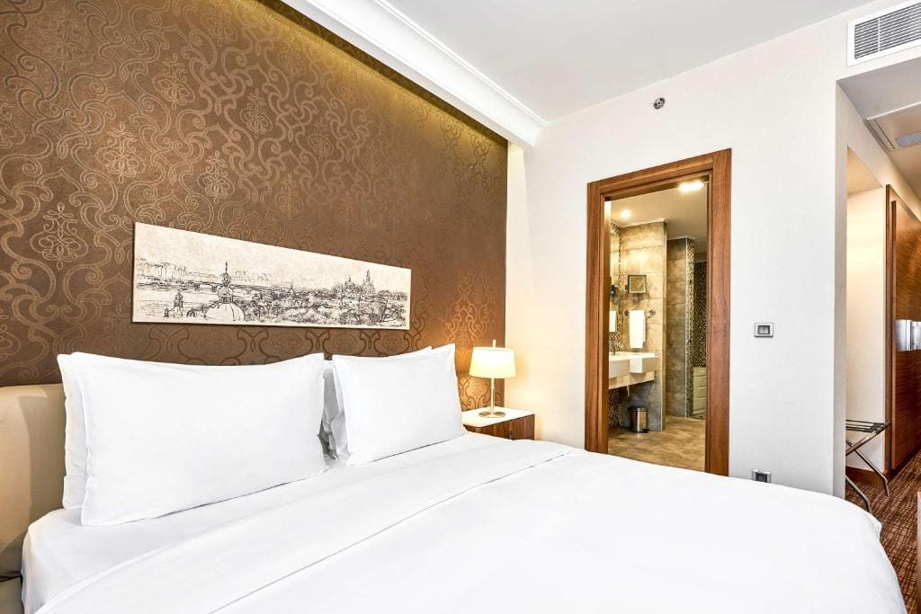 Suite room - Image 1