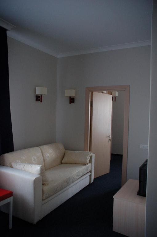 Suite room - Image 2
