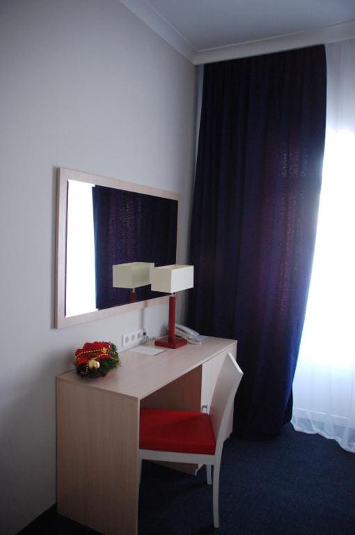 Superior Double or Twin Room room - Image 2