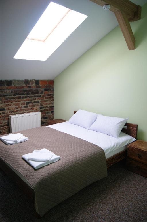 Quadruple Room with Private Bathroom room - Image 3