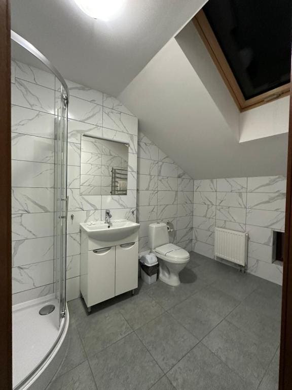 Superior Family Room room - Image 2