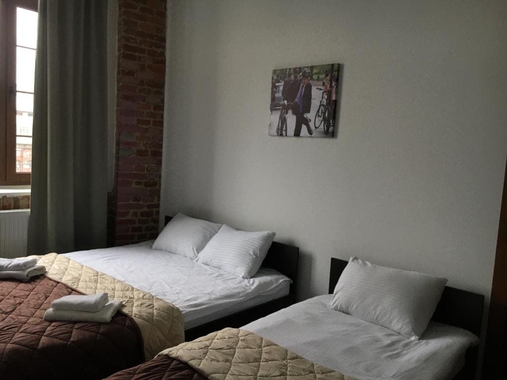 Superior Family Room room - Image 3