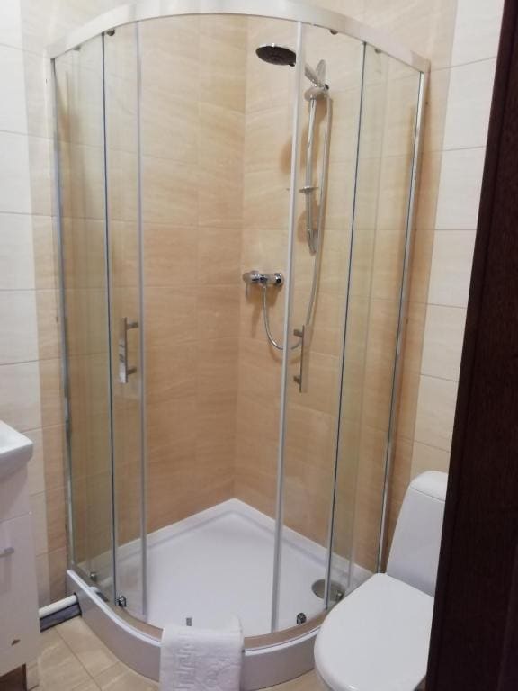 Twin Room with Bath room - Image 1