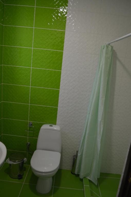 Family Room with Private Bathroom room - Image 2