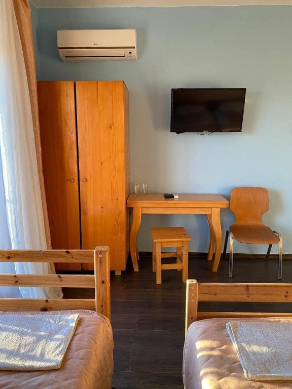 Triple Room with Bathroom room - Image 2