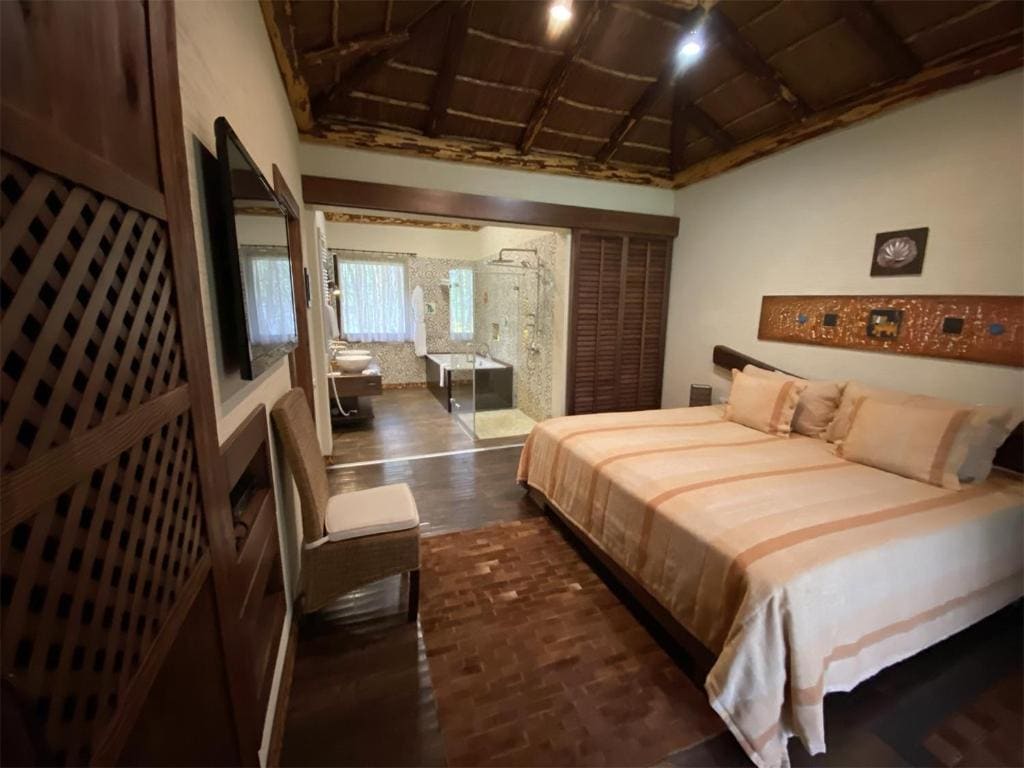 Deluxe Bungalow room - Image 3