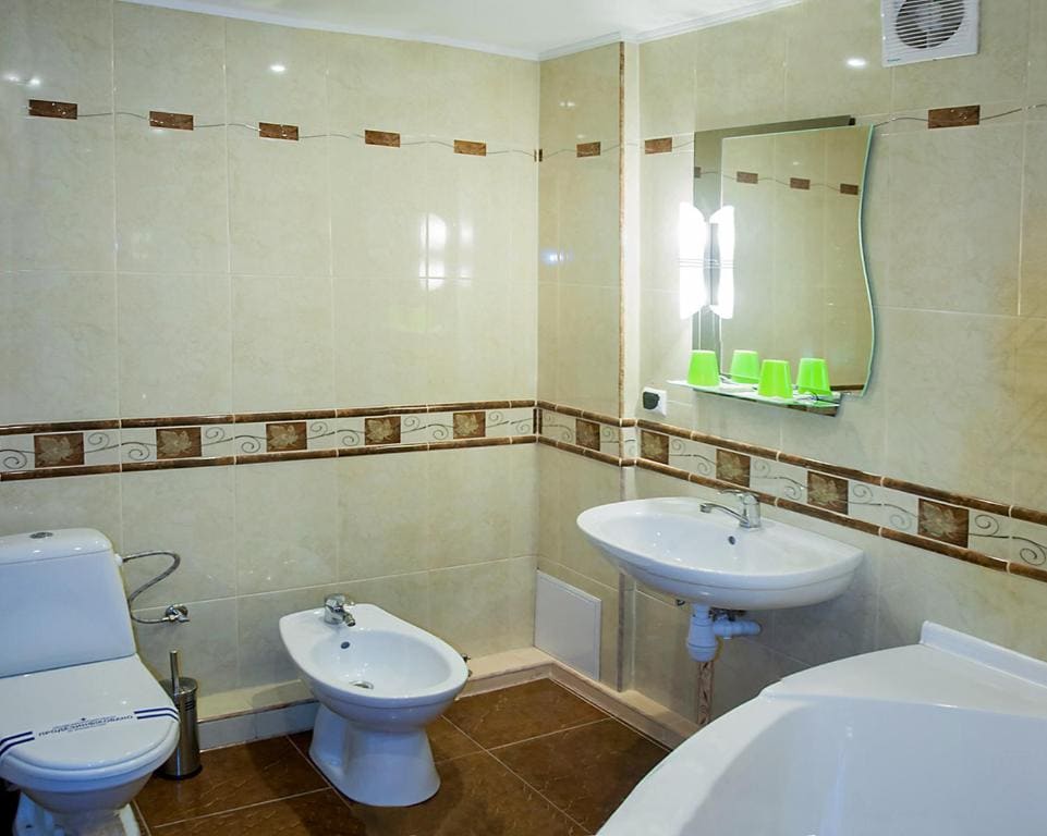 One-Bedroom Suite room - Image 2