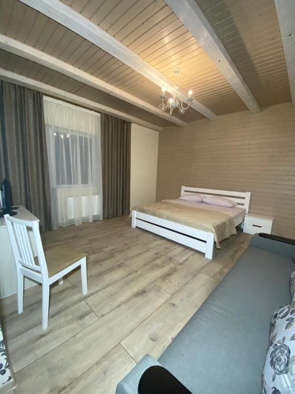 King Suite room - Image 2