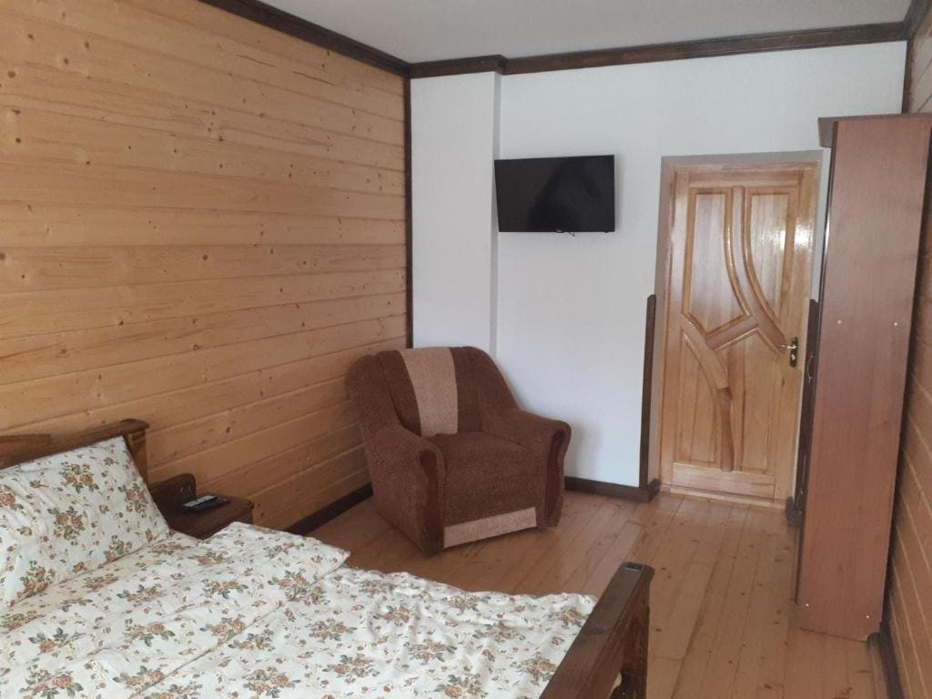 Double Room with Balcony room - Image 2