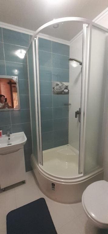 Double Room with Shared Toilet room - Image 3
