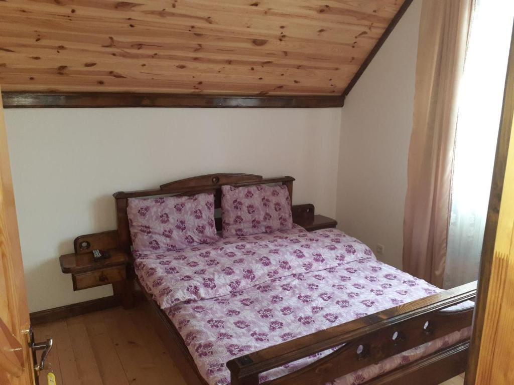 Double Room with Shared Toilet room - Image 2