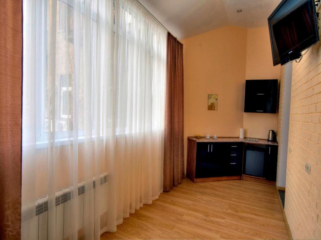 One-Bedroom Apartment room - Image 3