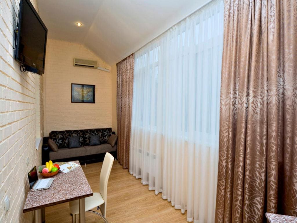 One-Bedroom Apartment room - Image 2