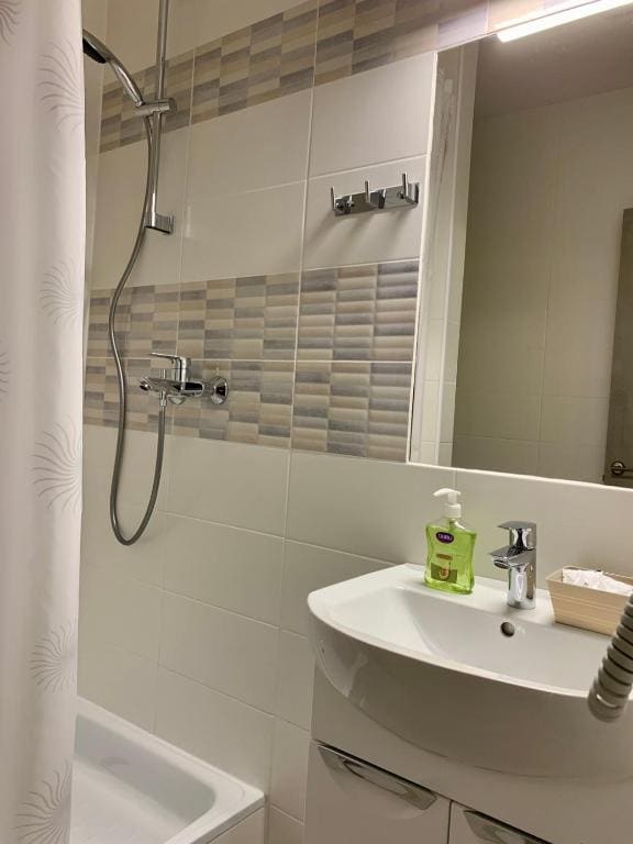 Double Room with Extra Bed room - Image 1