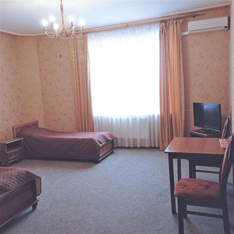 Twin Room with Bathroom room - Image 3