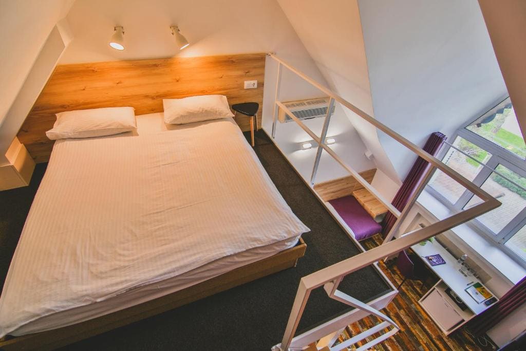Double Room with Extra Bed room - Image 2
