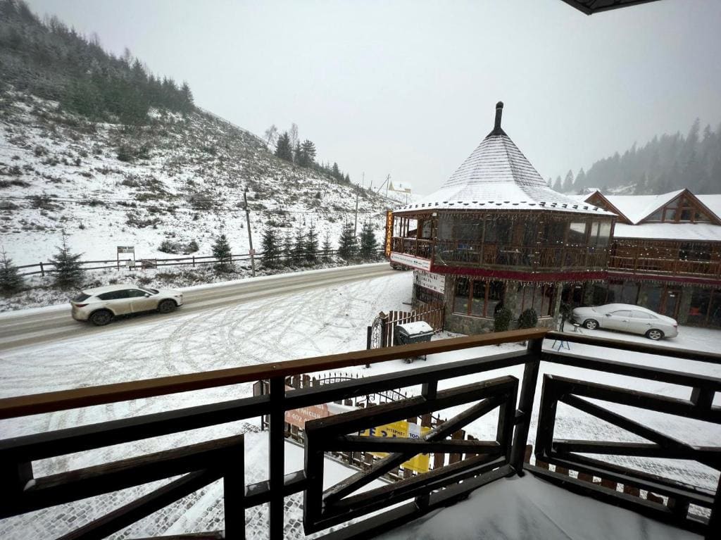 Triple Room with Mountain View room - Image 3