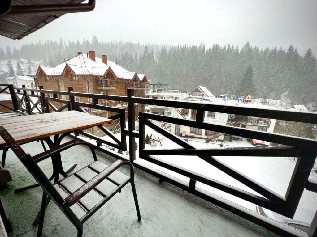 Triple Room with Mountain View room - Image 1