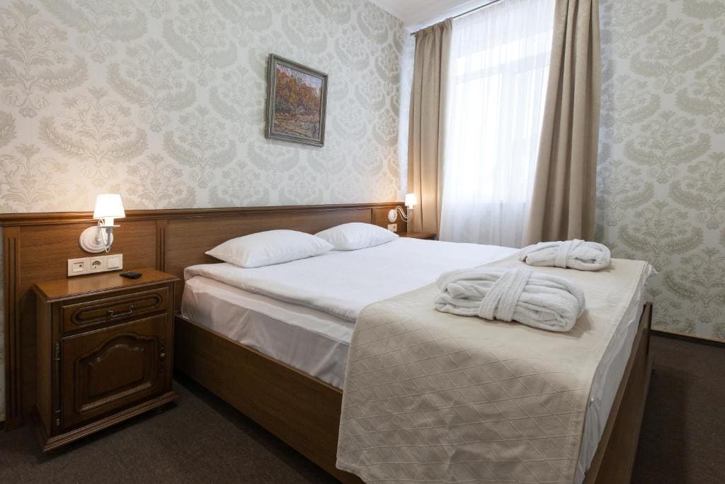 Comfort Twin with Bedroom and Living room room - Image 1