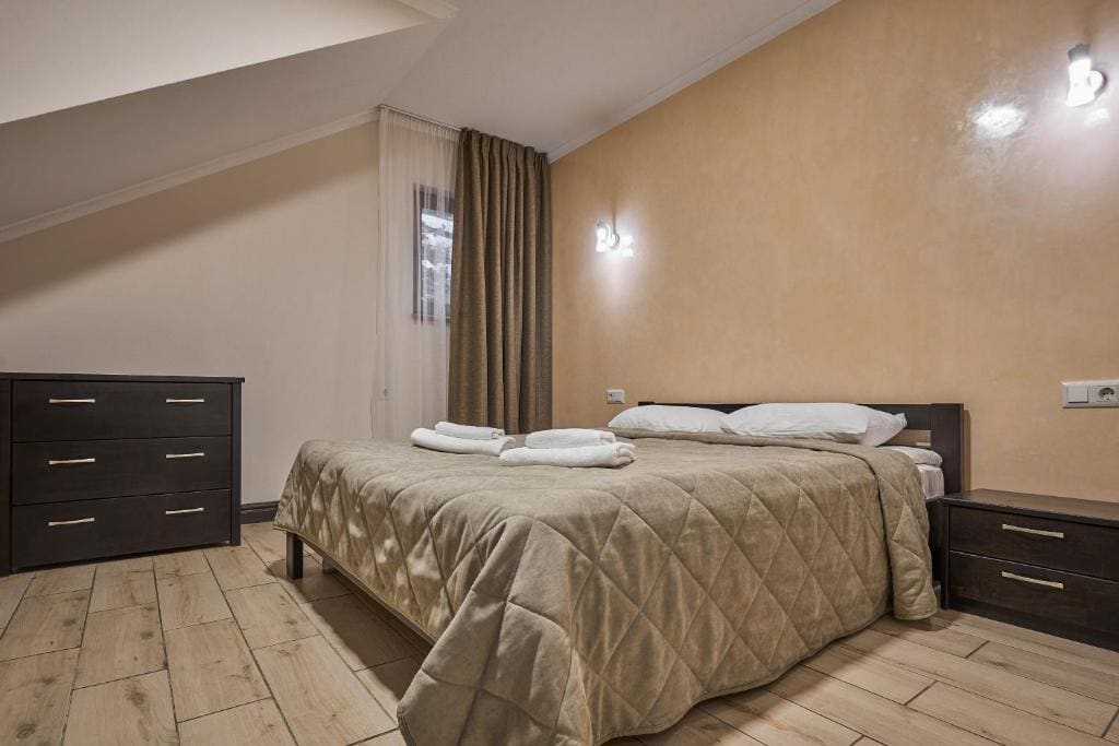 Apartment - Split Level room - Image 3