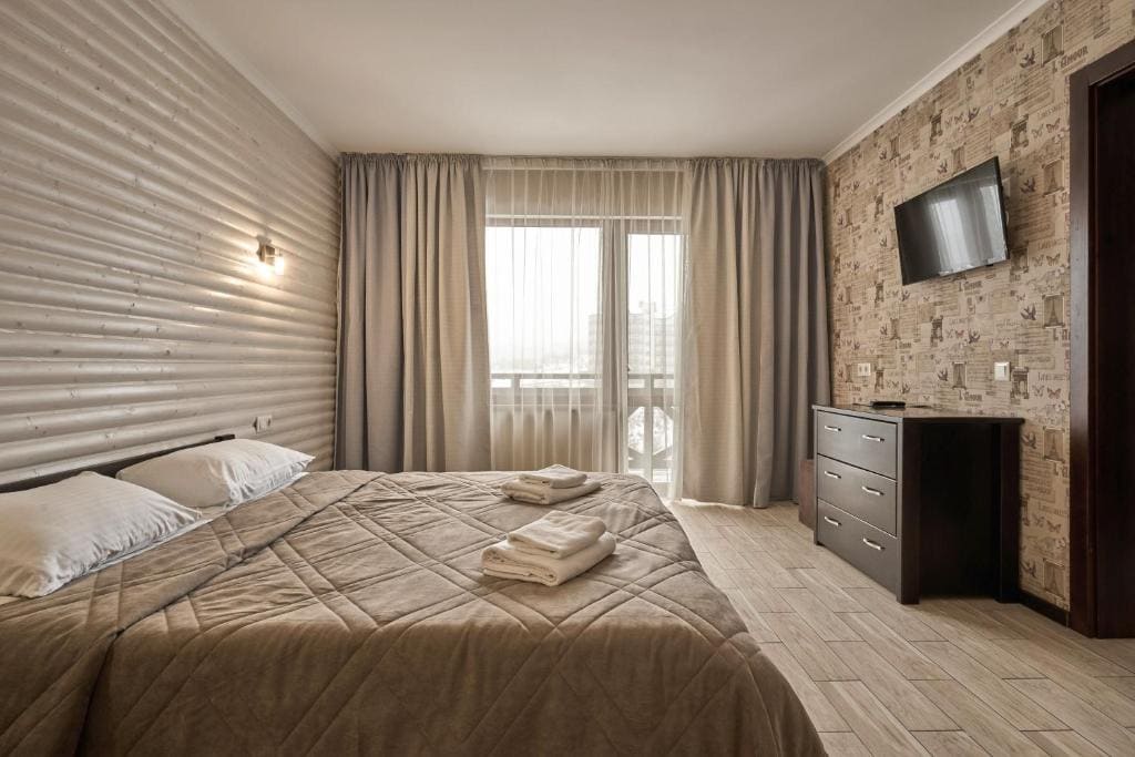 Junior Suite with Balcony room - Image 1