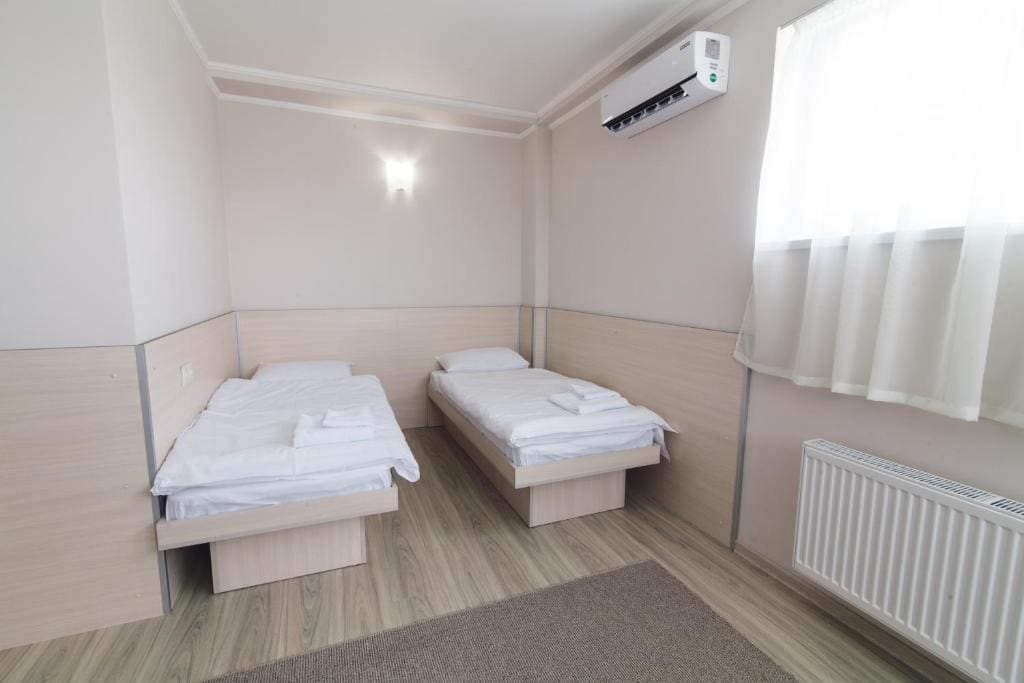 Family Room room - Image 1