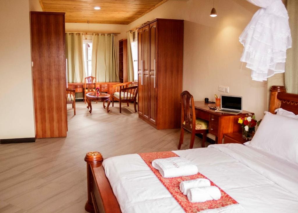 Deluxe Room room - Image 2