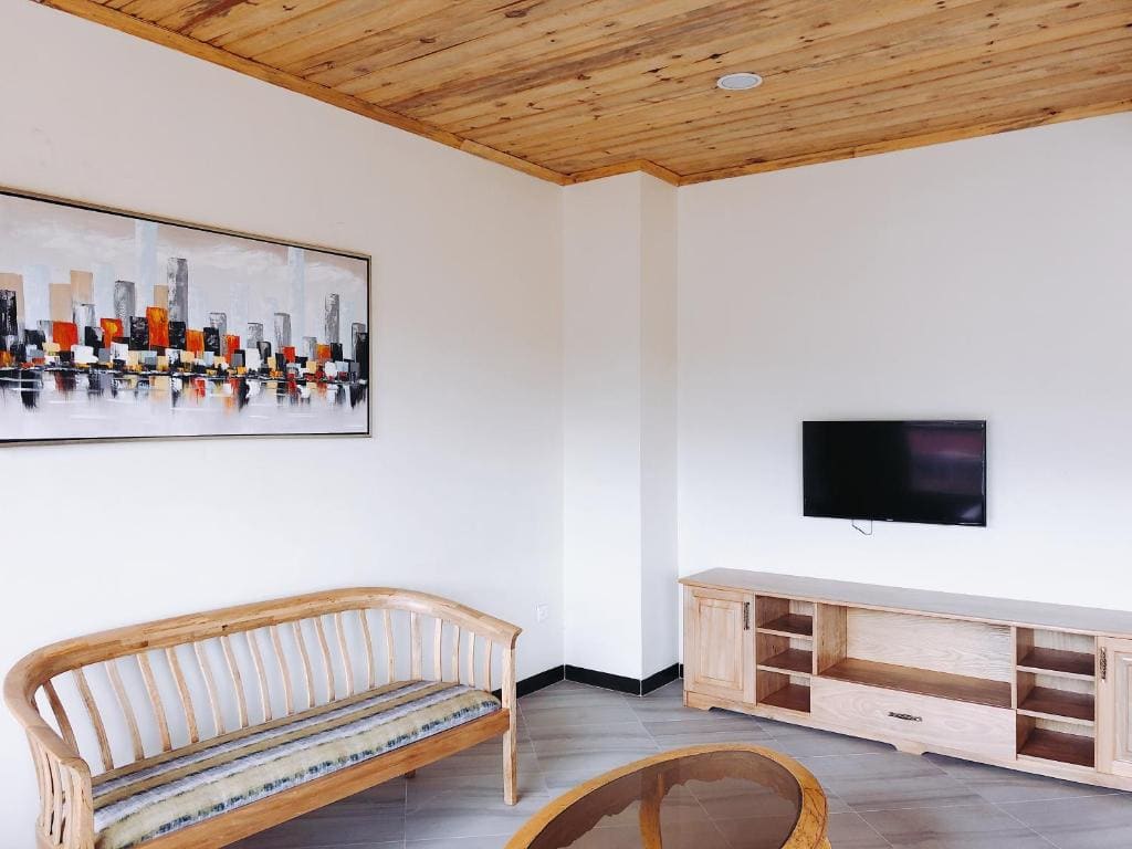 Luxury Triple Room room - Image 2