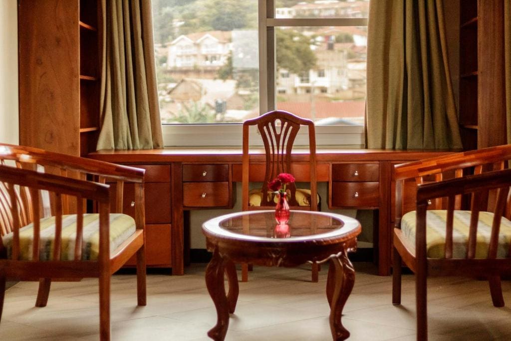 Luxury Triple Room room - Image 1