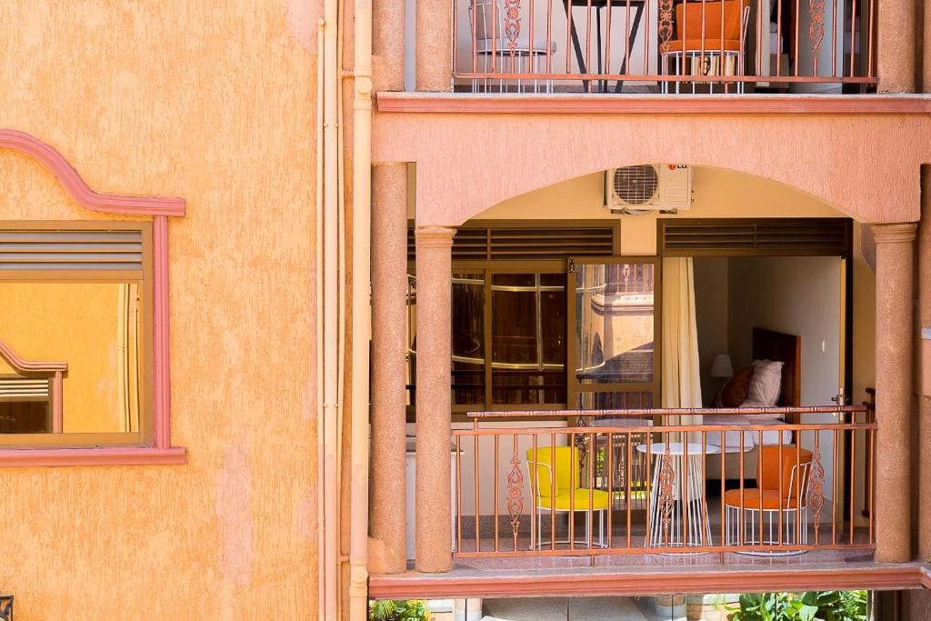 Single Room with Balcony room - Image 3