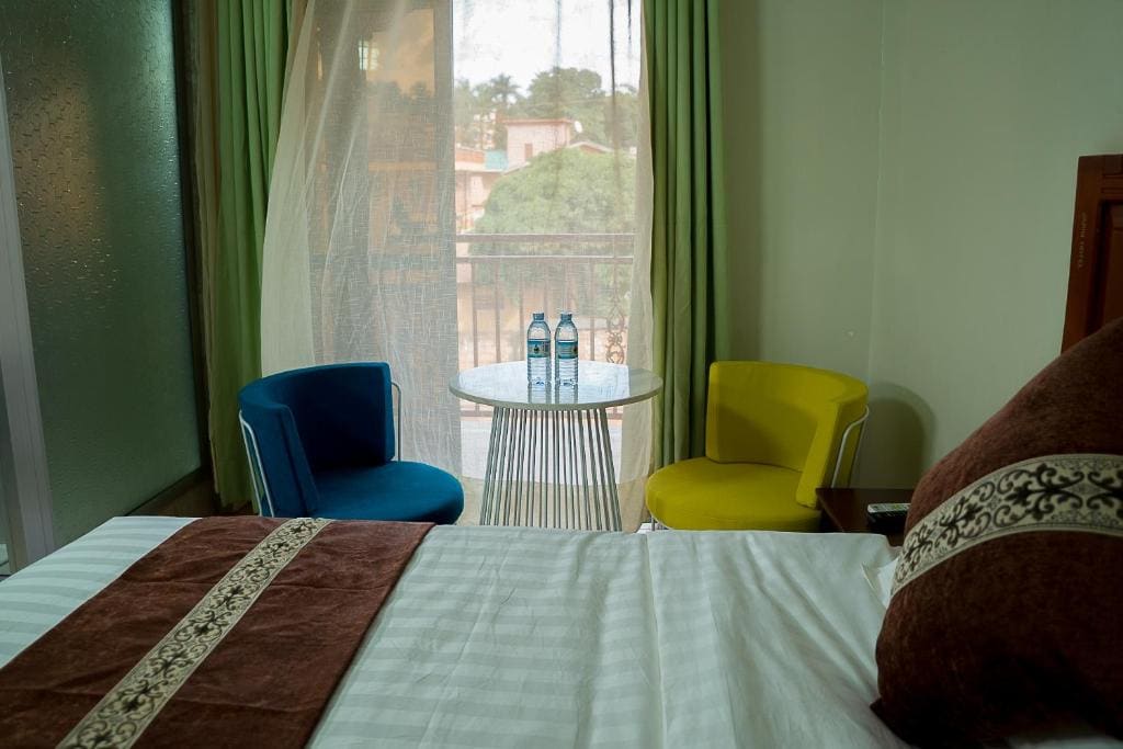 Single Room with Balcony room - Image 2