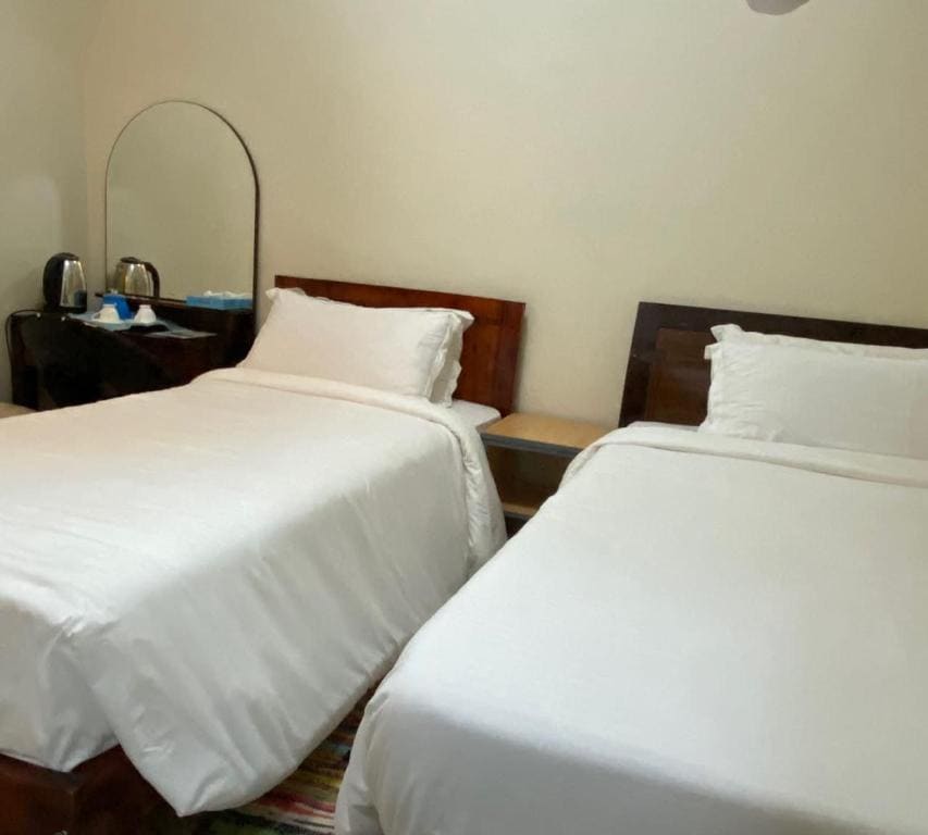 Budget Twin Room room - Image 3
