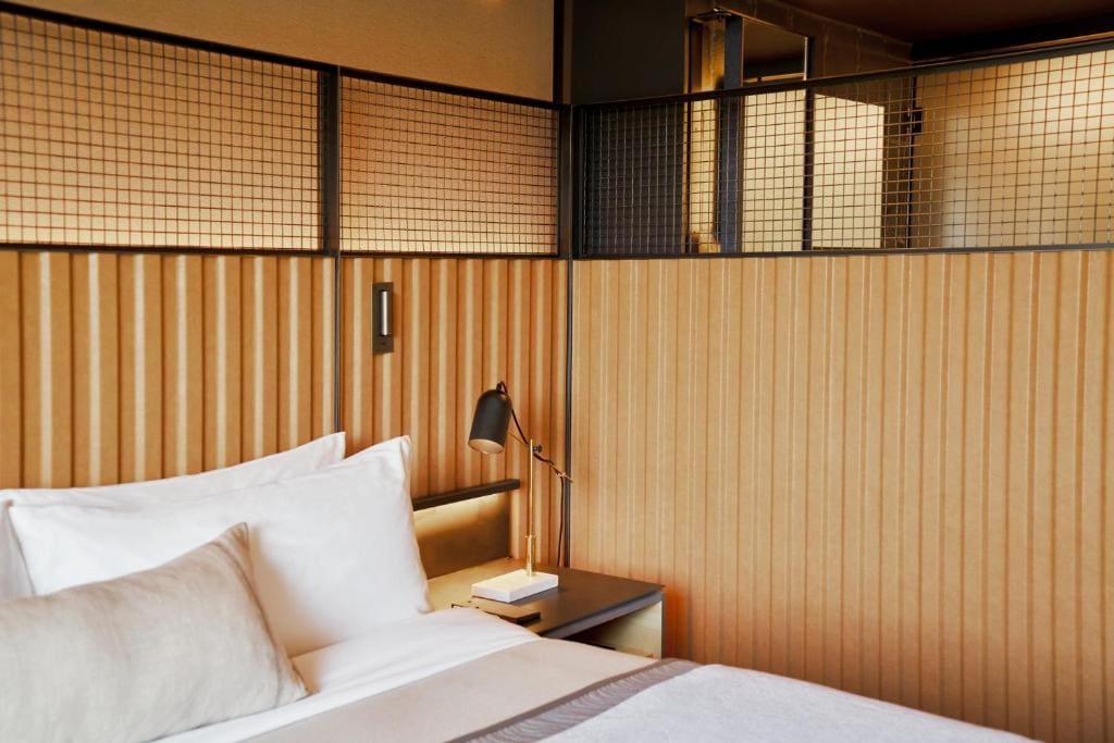 Deluxe King Room room - Image 1