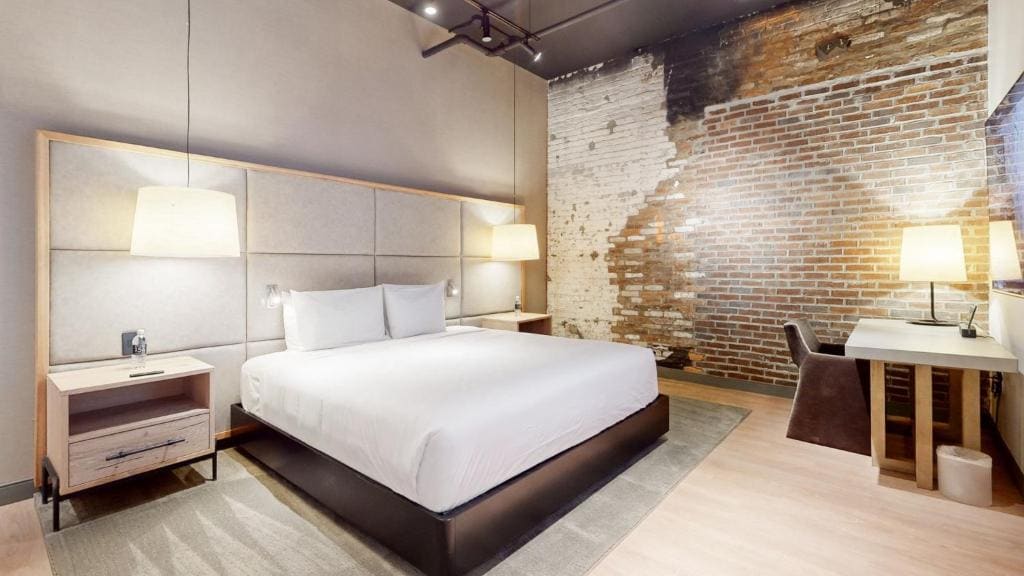 Deluxe Single King room - Image 1