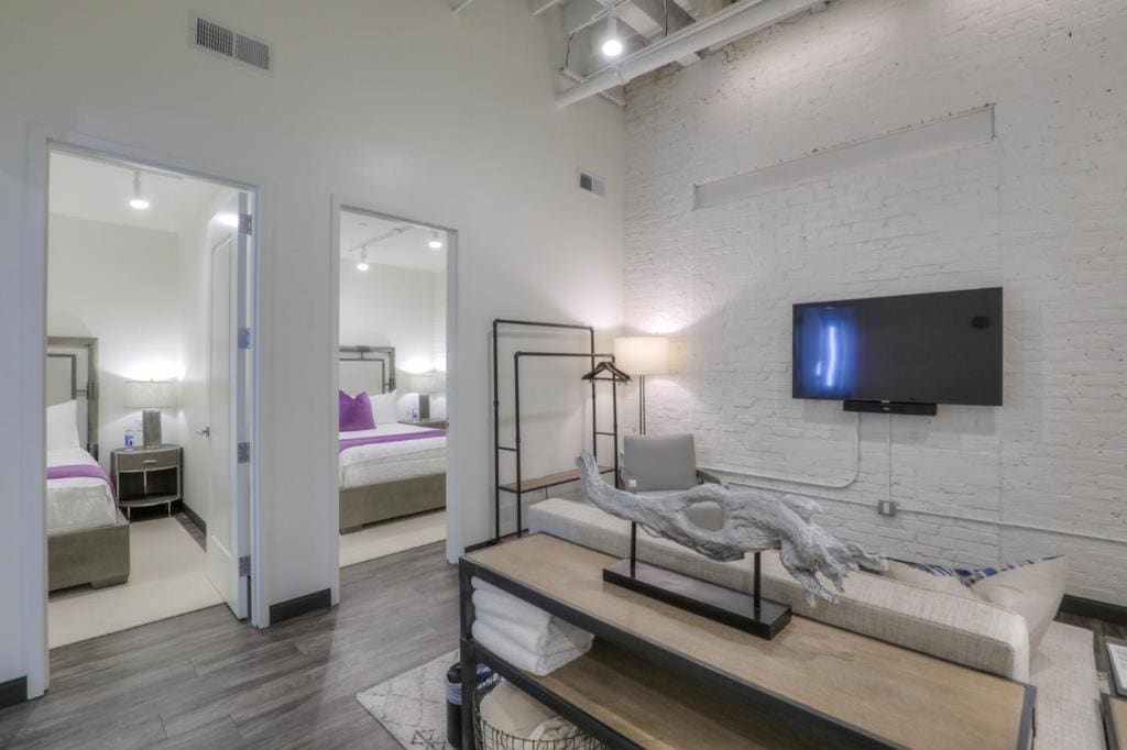Premium 2 Bedroom Queen Suite room - Image 1
