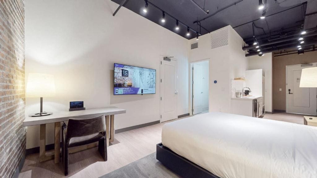 Deluxe Single King room - Image 2