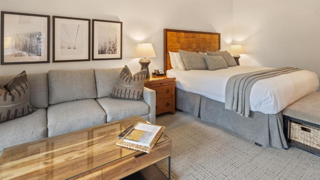 King Studio with Sofa Bed room - Image 1