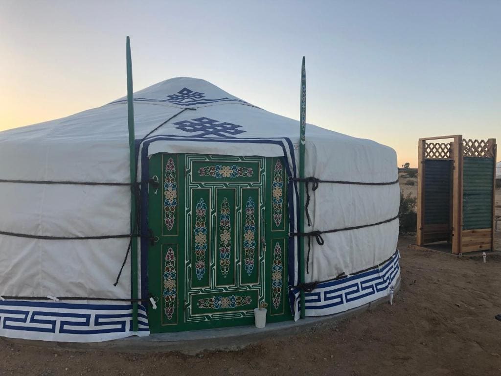 Stargazing Yurt No.1 room - Image 1