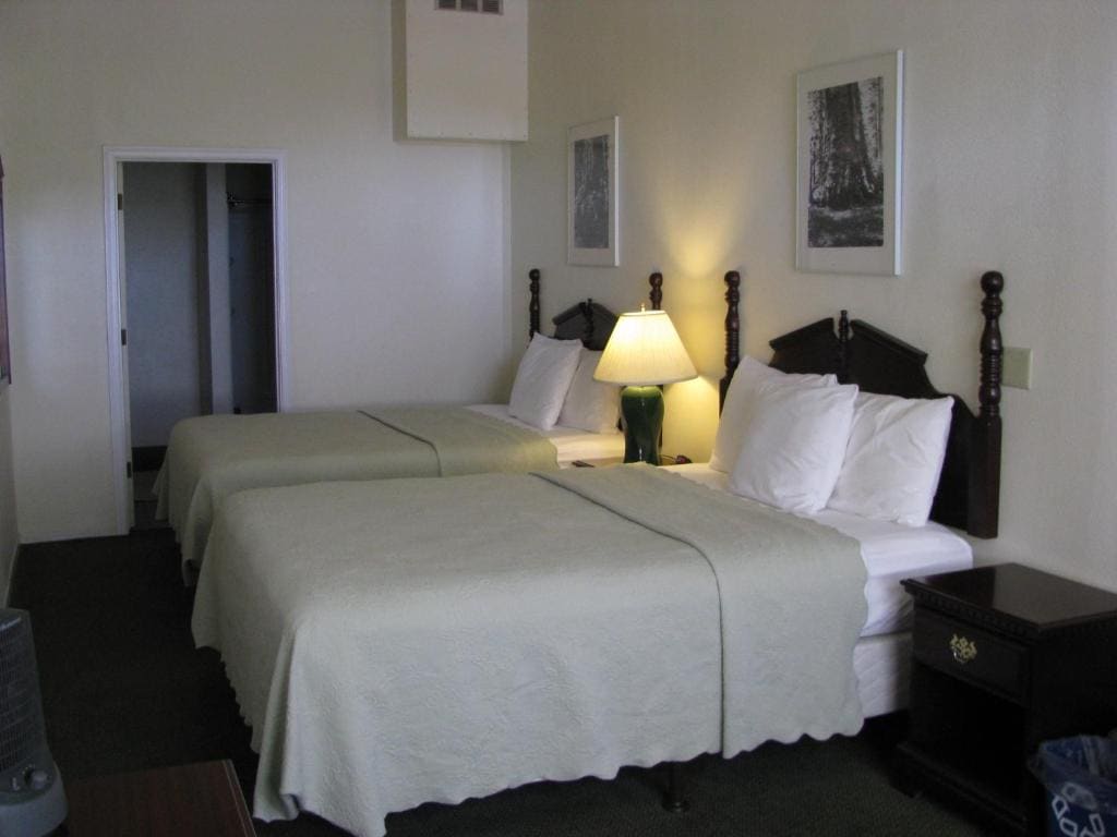 Superior Quadruple Room room - Image 2