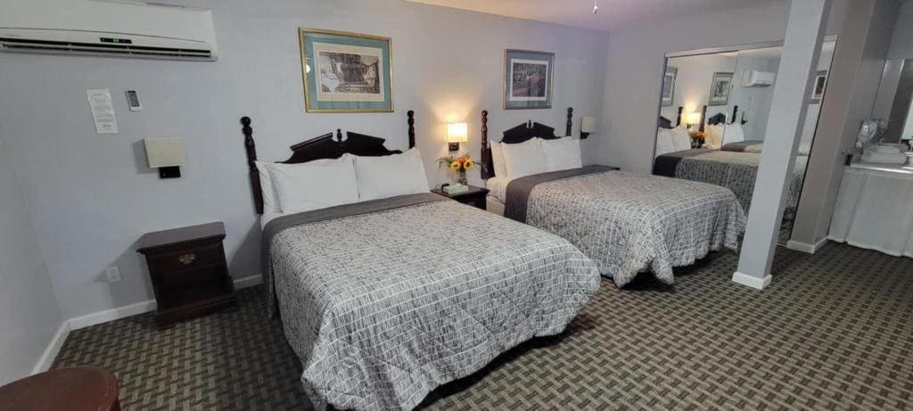 Family Room room - Image 1