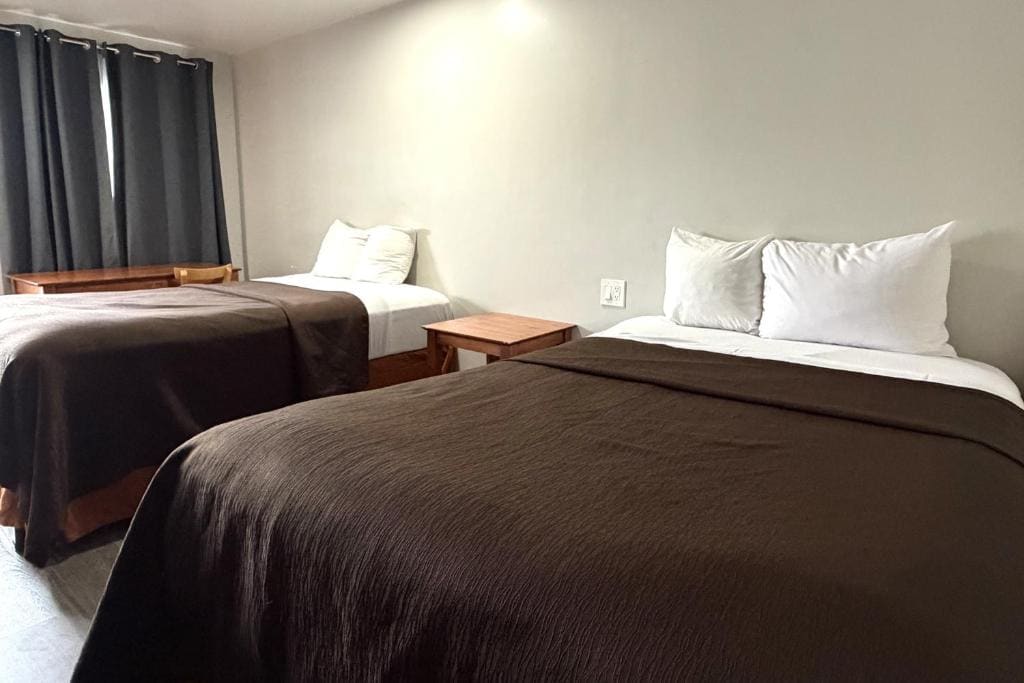 2 Queen Beds Non-Smoking room - Image 2