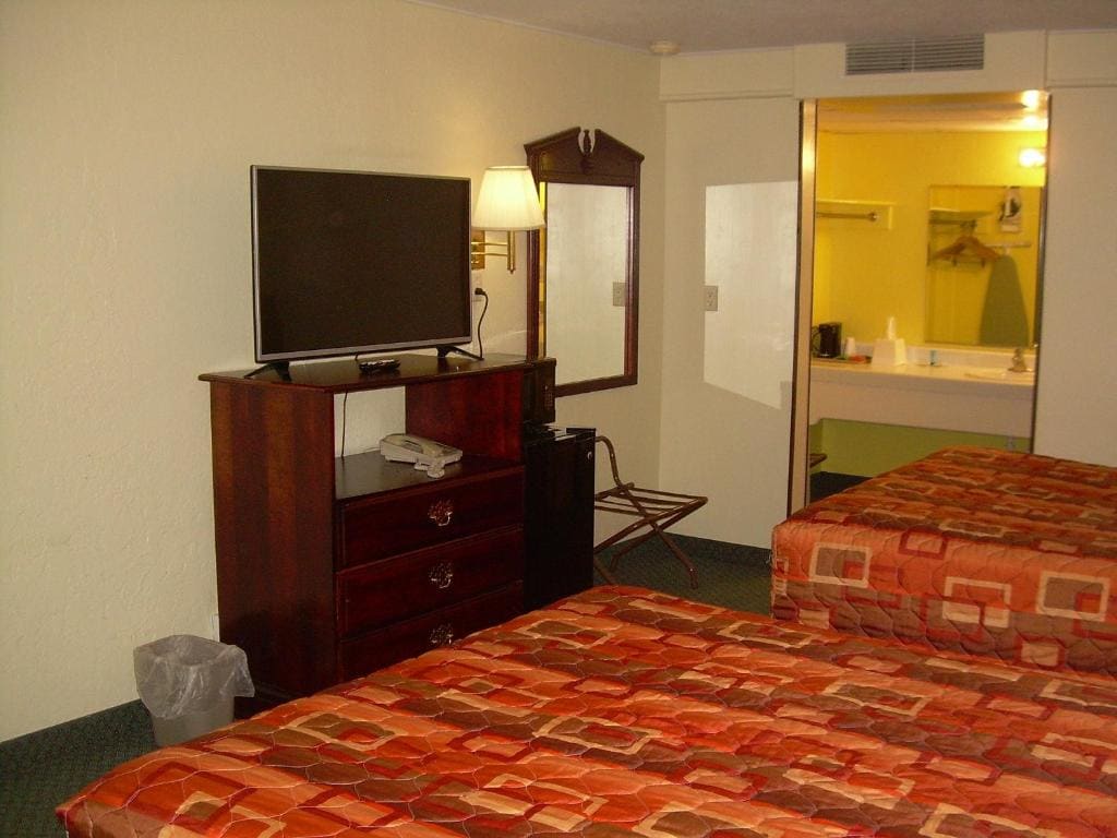 Budget Double Room room - Image 2