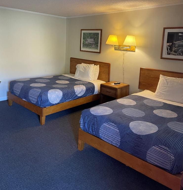 Double Room with Two Double Beds - Non-Smoking room - Image 3