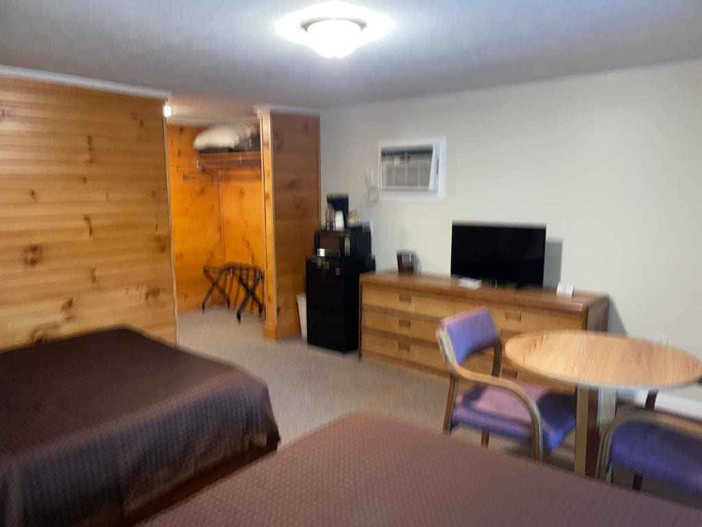 Deluxe Two-Bedroom Family Room room - Image 3