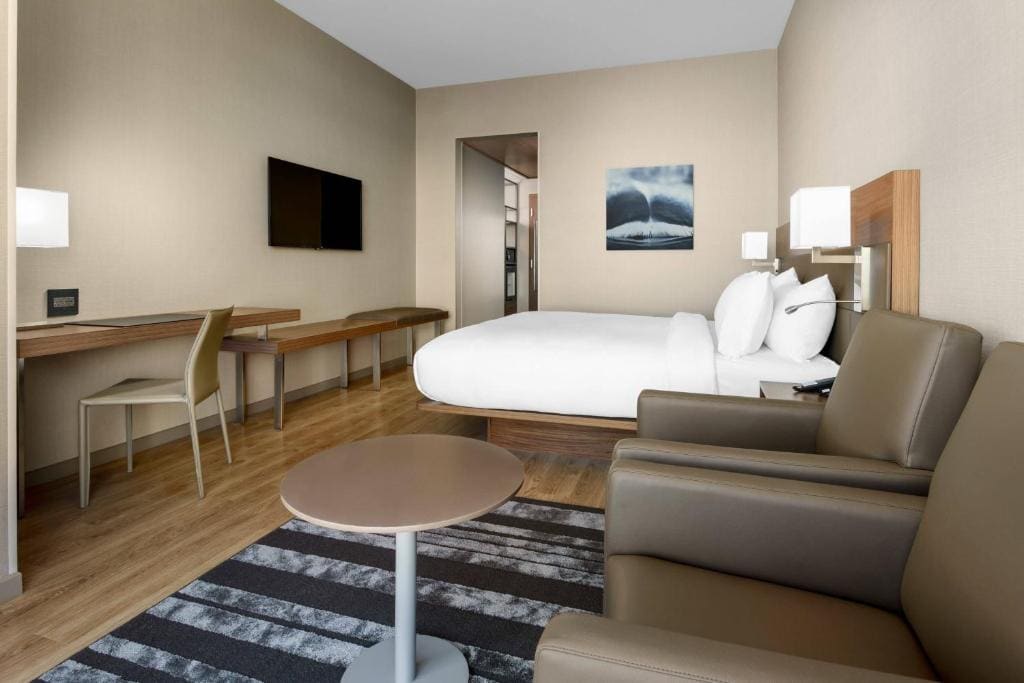 King Room with Bay View room - Image 1