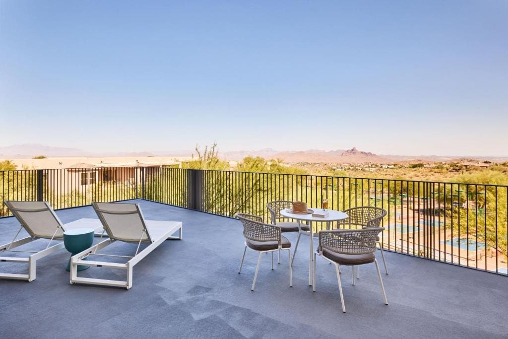 Terrace Suite, 1 Bedroom Suite, 1 King, Mountain view room - Image 1