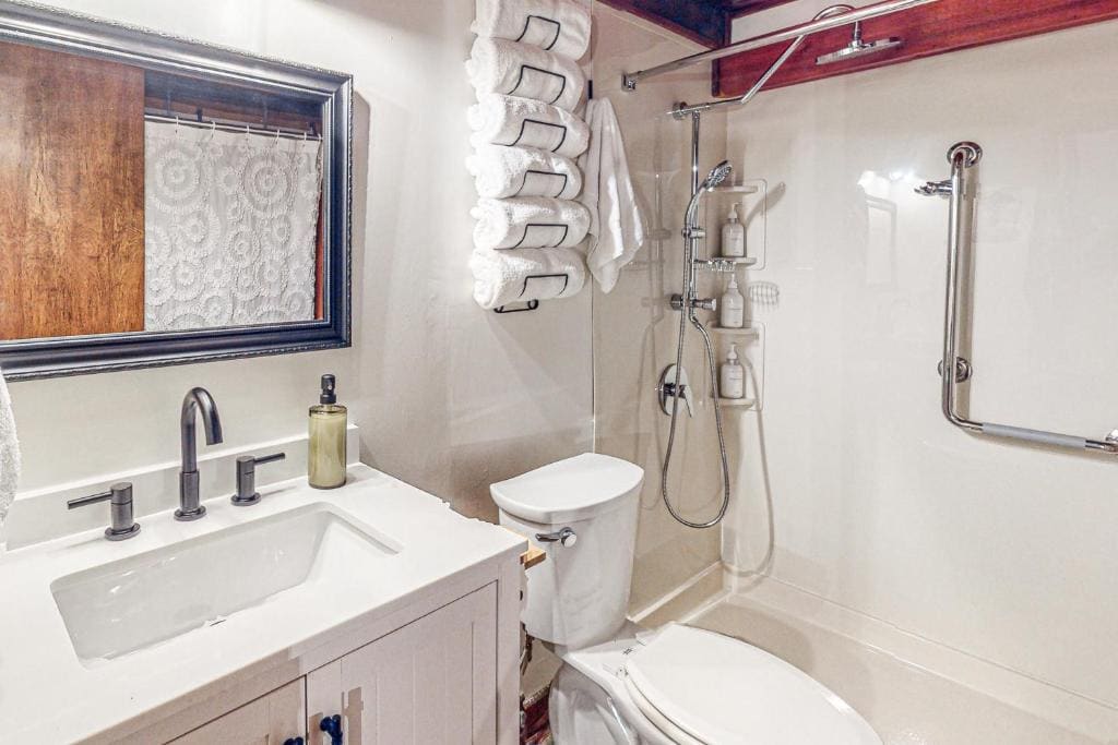 One-Bedroom Studio room - Image 3