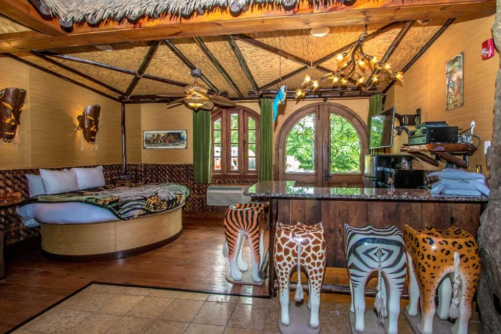The Jungle room - Image 1
