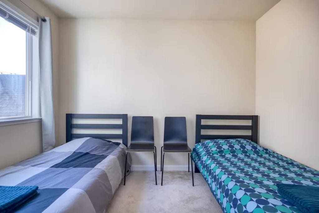 Single Bed in Mixed Dormitory Room room - Image 1