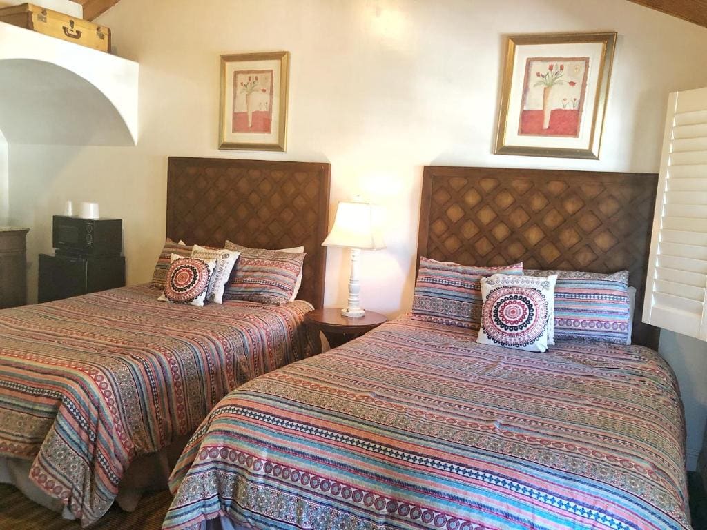 Queen Room with Two Queen Beds room - Image 1